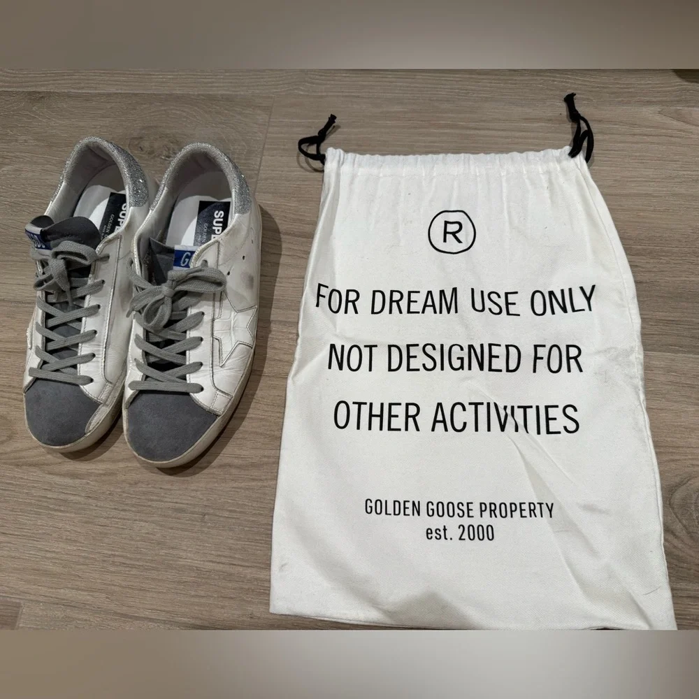 Golden Goose - Superstar Sneaker in DARK GREY suede, WHITE leather & glitter - Picture 8 of 8